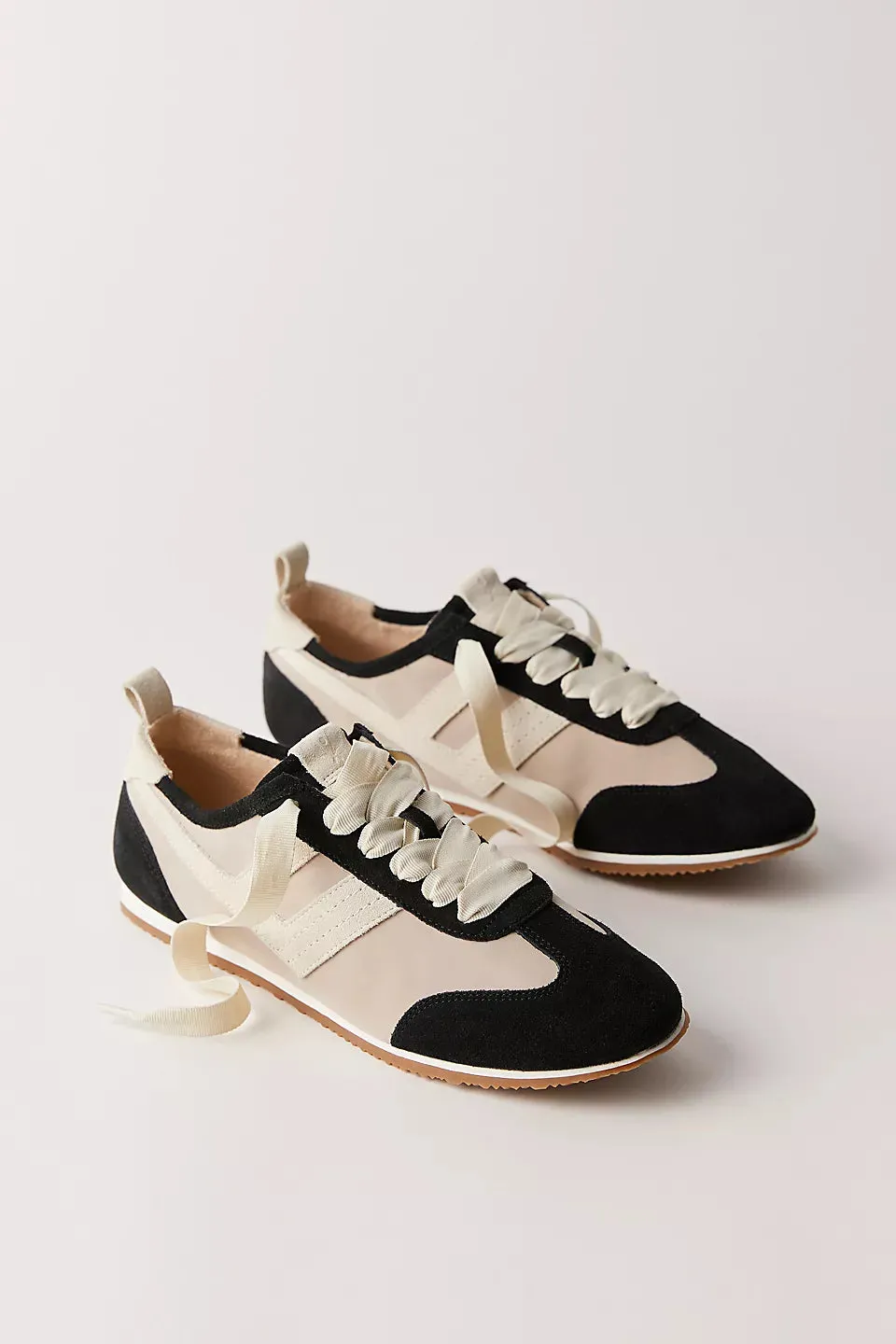 Aces Tennis Shoes - Black/Oyster Combo